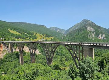 montenegro/tara-river-valley/landmark/tara-bridge-guesthouse