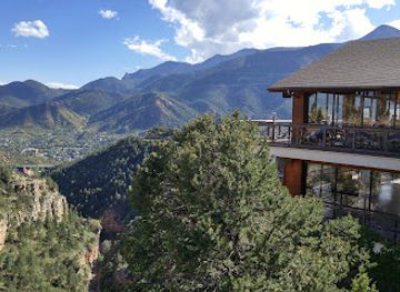 colorado/central-colorado/landmark/cave-of-the-winds-mountain-park