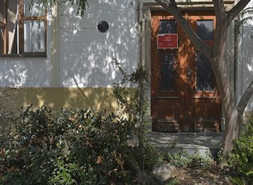 slovakia/bratislava/landmark/cannon-ball-in-wall