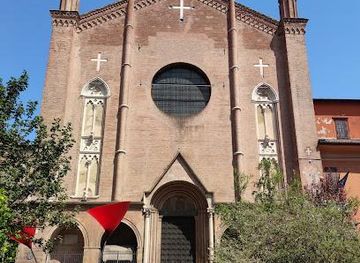 italy/romagna/landmark/piazza-rossini