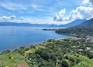 guatemala/lake-atitlan/landmark/mirador-kaqasiiwaan