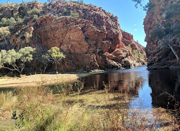 australia/macdonnell-ranges/landmark/serpentine-gorge