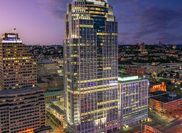 ohio/cincinnati/landmark/queen-city-square