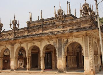india/hyderabad/landmark/paigah-tombs