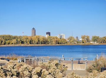 iowa/west-des-moines/landmark/gray-s-lake-park