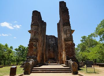 sri-lanka/polonnaruwa-district/landmark/uththararamaya-gal-vihara