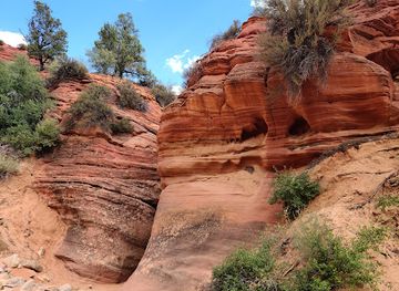 utah/dixie-national-forest/landmark/red-canyon-slot-peekaboo-kanab