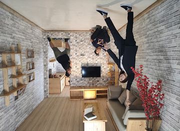 indonesia/riau-islands/landmark/the-illusion