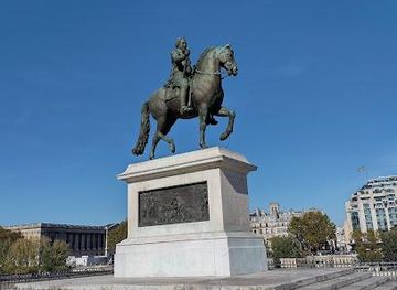 france/paris/landmark/equestrian-statue-of-henri-iv
