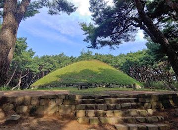 south-korea/gyeongju/bomun-dong/landmark/seondeogyeowangneung-royal-tomb-of-queen-seondeok