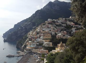 italy/positano/landmark/swirl-the-glass