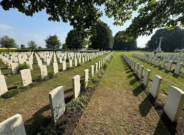 france/caen/landmark/bayeux-british-war-cemetery