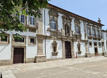 portugal/beira-alta/landmark/camara-municipal-de-guimaraes