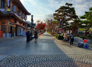 south-korea/jeonju/pungnammun-gate/landmark/jeonju-hanok-village