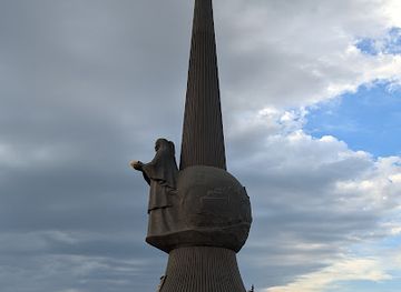 kazakhstan/kazakh-uplands/landmark/defenders-of-the-motherland-monument
