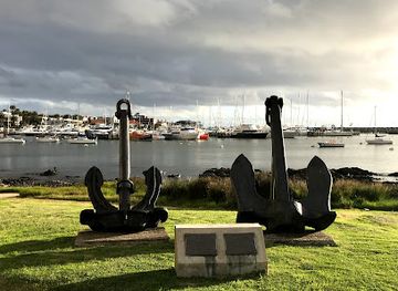 uruguay/rocha-coast/landmark/puerto-de-punta-del-este