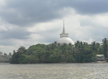sri-lanka/kalutara-district/landmark/kalido-public-beach-kalutara