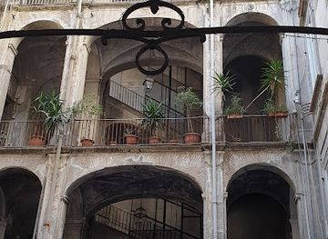 italy/naples/landmark/palazzo-miradois