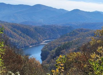 north-carolina/great-smoky-mountains/landmark/fontana-lake-overlook