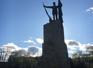 serbia/kraljevo/landmark/spomenik-srpskome-junaku-milutinu