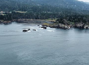 california/monterey/landmark/monastery-beach