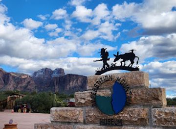 Superstition Mountain - Lost Dutchman Museum