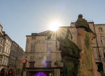 france/la-rochelle/saint-sauveur/landmark/place-des-petits-bancs