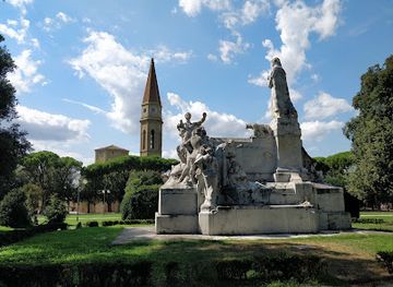italy/arezzo/landmark/monument-of-francesco-petrarca
