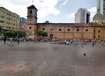 colombia/cali/landmark/plazoleta-de-san-francisco