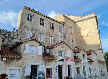 croatia/trogir/landmark/bubalus-burger-bar