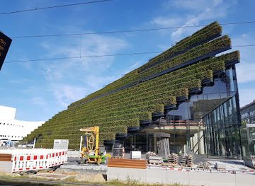 germany/dusseldorf/landmark/dreieckswiese-begehbares-dach
