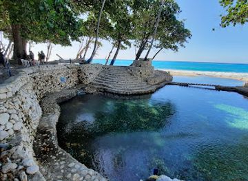 dominican-republic/sierra-de-bahoruco/landmark/balneario-los-pocitos
