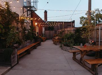 rhode-island/pawtucket/landmark/the-venue-at-machines-with-magnets