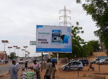 niger/niamey/plateau/landmark/rond-point-route-filingue