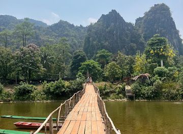 laos/vang-vieng-karst-landscape/landmark/discoverlaos-today-vang-vieng