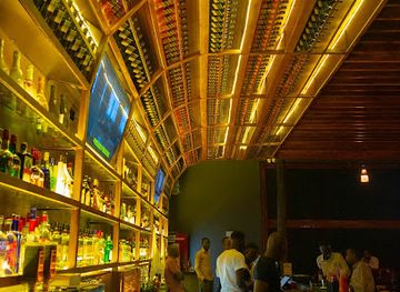 uganda/kampala/bugolobi/landmark/thrones-lounge-bar-restaurant