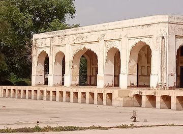 pakistan/lahore/landmark/kamran-s-baradari