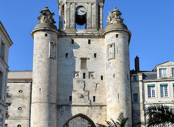 france/la-rochelle/grosse-horloge/landmark/grosse-horloge