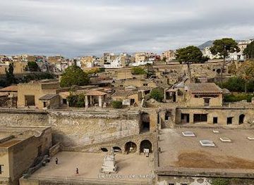 italy/campania/landmark/ara-di-marco-nonio-balbo