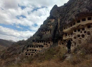 peru/andean-highlands/landmark/ventanillas-de-combayo