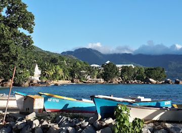 seychelles/praslin/landmark/glacis-beach
