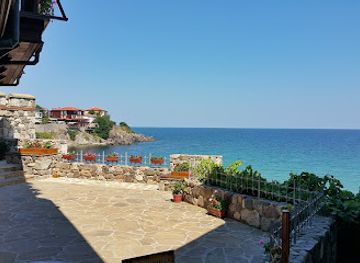 bulgaria/sozopol/landmark/arch-of-the-ancient-city-of-apollonia
