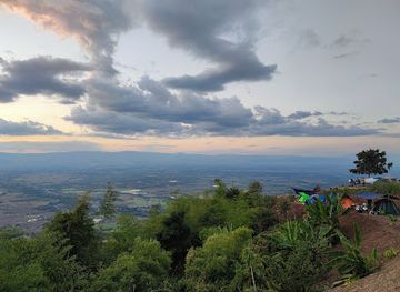 thailand/phetchabun-mountains/landmark/lan-chom-dao