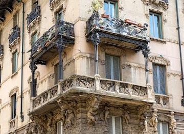 italy/bergamo/landmark/casa-guazzoni