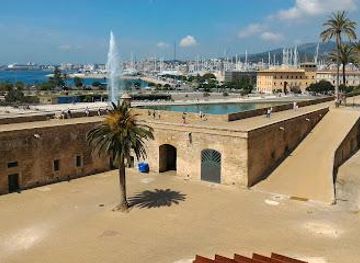 spain/palma-de-mallorca/landmark/placa-de-la-seu