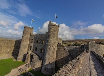 united-kingdom/caernarfonshire/attraction/harlech-castle-2