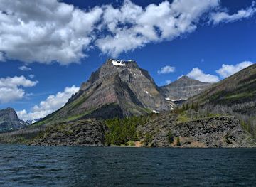 montana/glacier-national-park/landmark/going-to-the-sun-mountain