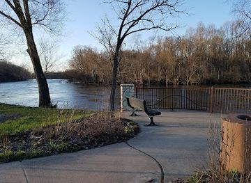 indiana/south-bend/river-park/landmark/woodlawn-park