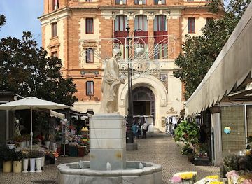 spain/cadiz/old-town/landmark/the-flower-market-square