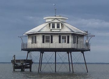 alabama/mobile-bay/landmark/middle-bay-lighthouse